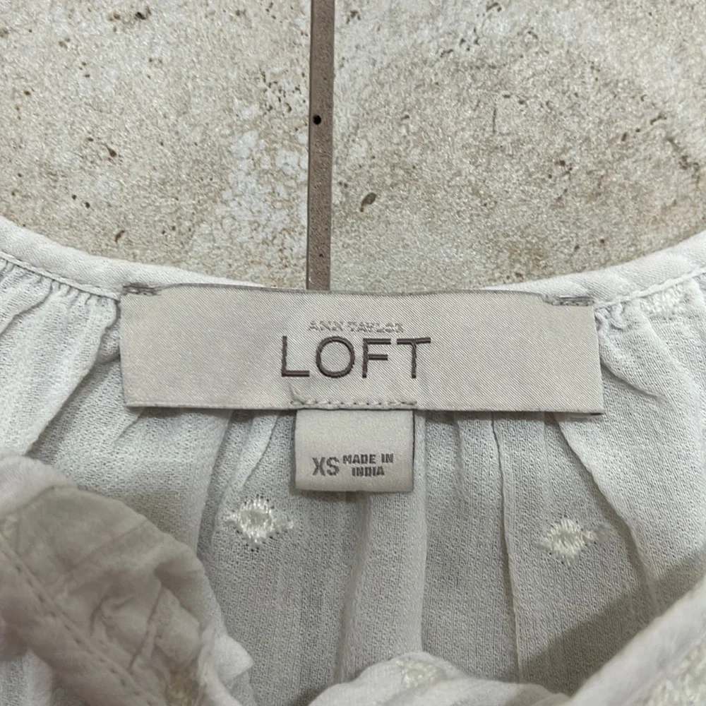 LOFT by Ann Taylor off-white spaghetti strap lace embroidered XS top - Picture 5 of 6